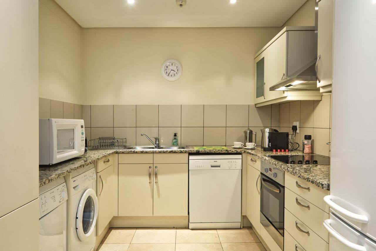 Spacious Waterfront Fast Wifi Apartment Cape Town